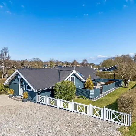 Aika - 450m From The Sea By Interhome Hejls