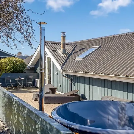 Aika - 450m From The Sea By Interhome Hejls